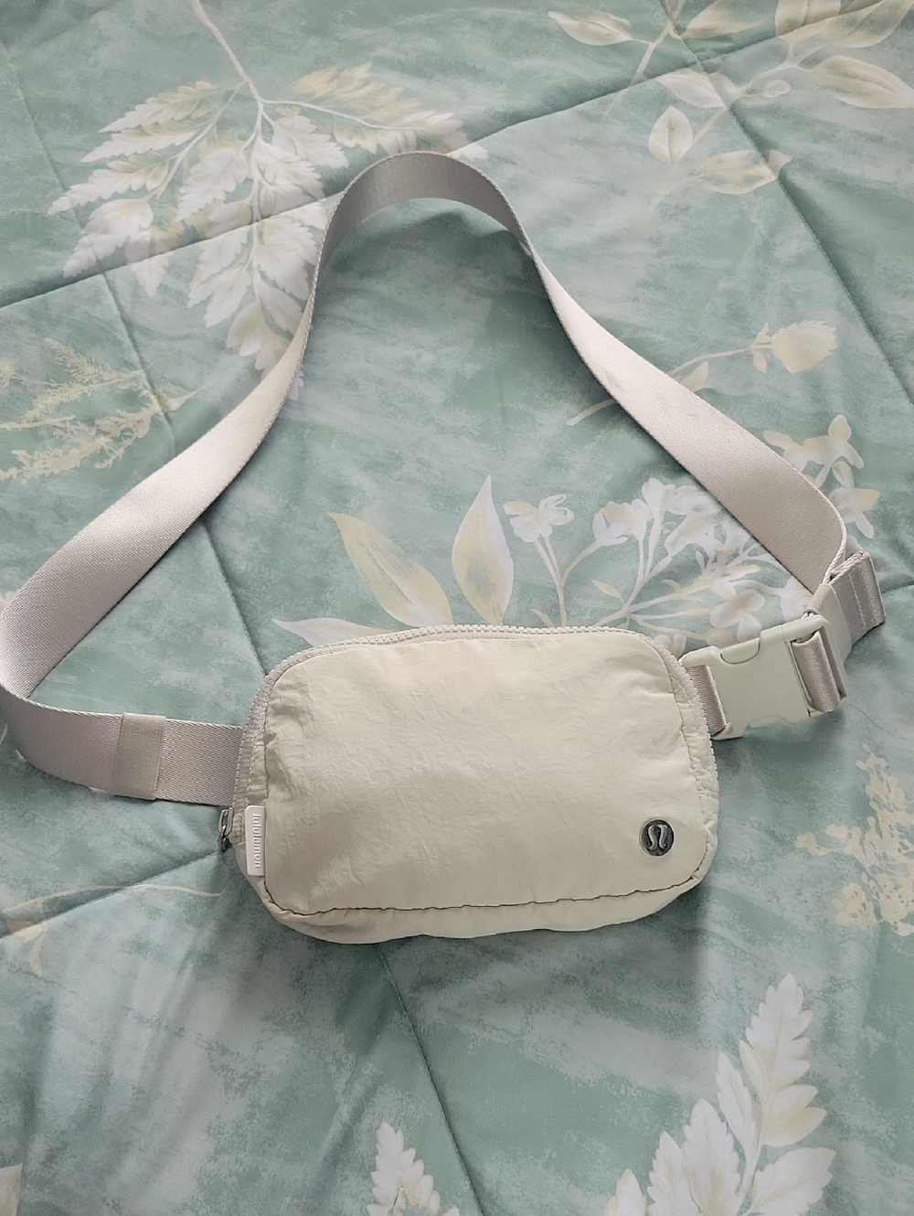 Lululemon Athletica Cream Belt Bag